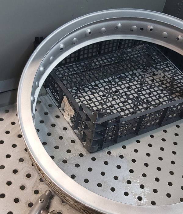 Bead blasting wheel rims